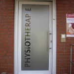 Physiotherapie Sandstrahlfolie Physiotherapie Sandstrahlfolie 150x150 Fensterbeschriftungen