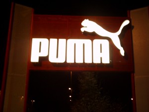 Lichtwerbung Puma Nürnberg Profil 5 Mastanlage 300x225 Home