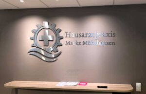 Rezeption Schild Hausarztpraxis Markt Mühlhausen