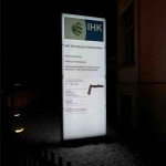 IHK Glaspylon Nürnberg nacht